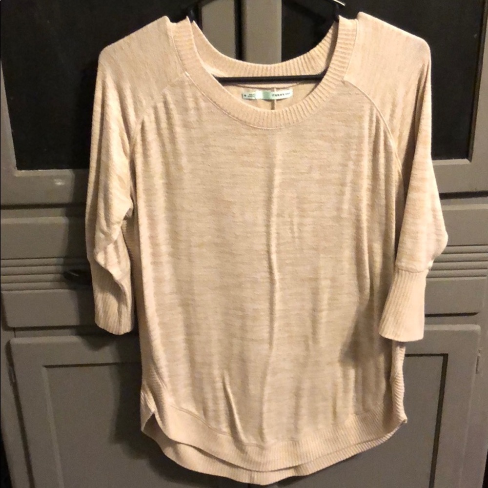 Tan 3/4 sleeve sweater